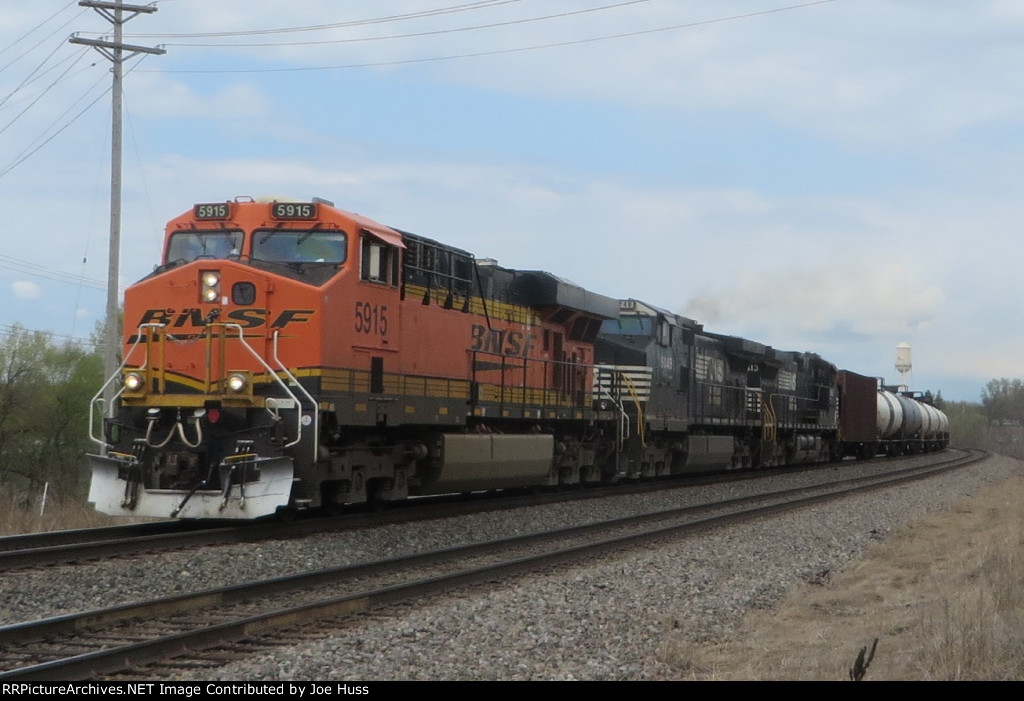 BNSF 5915 East